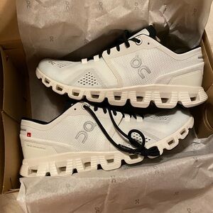 Brand New Oncloud sneakers